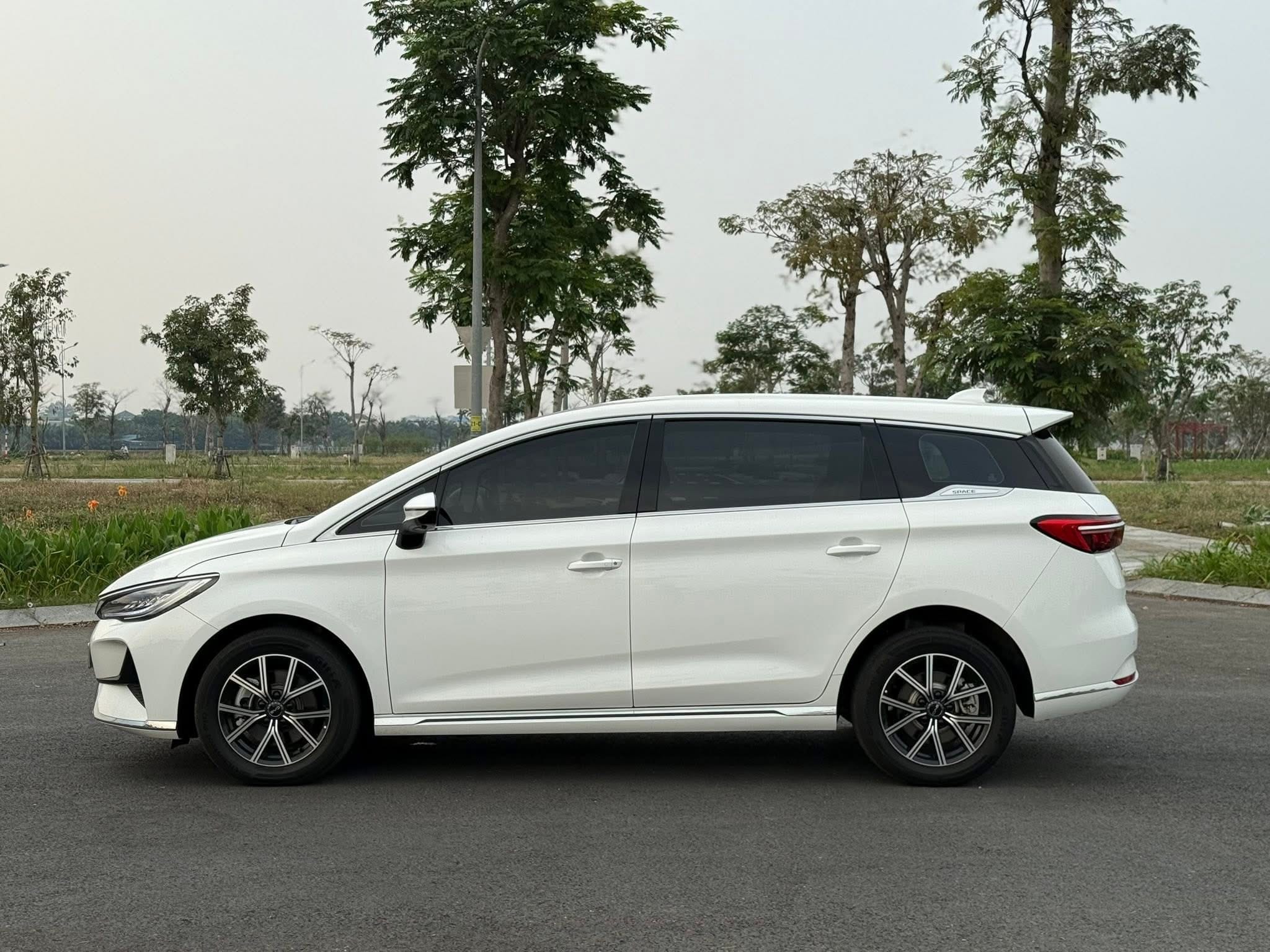 Review byd m6